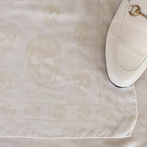 Alexander McQueen Accessories - NWT - Alexander McQueen Skull scarf Ivory on Ivory